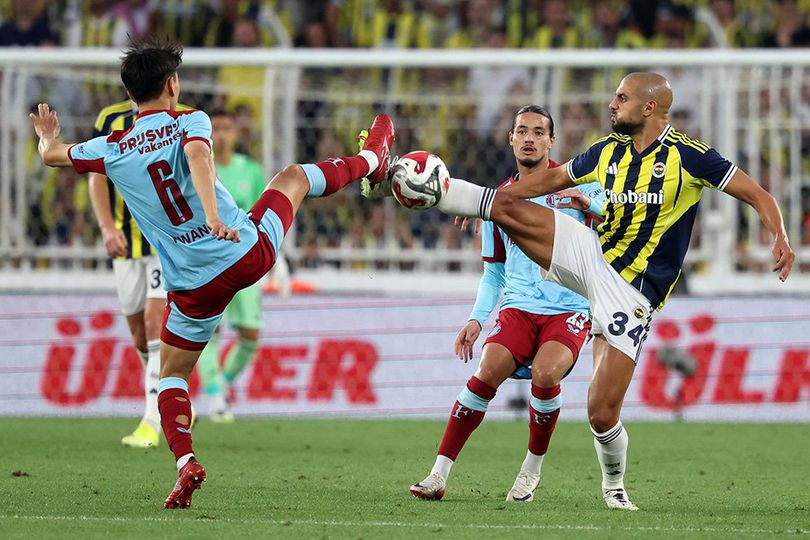 Hasil Lengkap Liga Champions Hari Ini: Mourinho Bawa Fenerbahce Comeback, 5 Tim Lolos Play-Off
