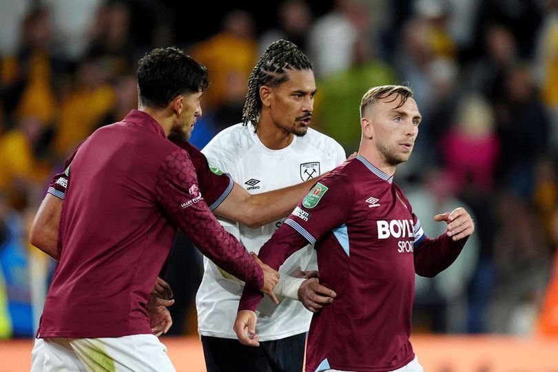 Emosi Memuncak! West Ham Tersingkir dari Carabao Cup, Jarrod Bowen Sempat Terlibat Adu Mulut dengan Fans
