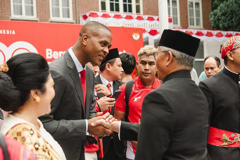Patrick Kluivert dan Alex Pastoor Berbaur Bersama Ribuan Diaspora Indonesia Meriahkan HUT ke-80 RI di Belanda