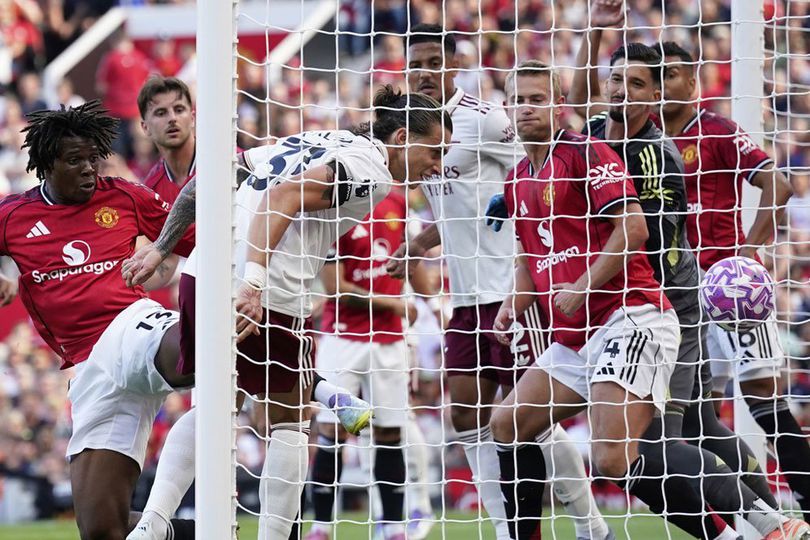 Arsenal Bungkam MU Lewat Gol Kontroversial, Harusnya Tidak Sah? Arsenal Bungkam MU Lewat Gol Kontroversial, Harusnya Tidak Sah?