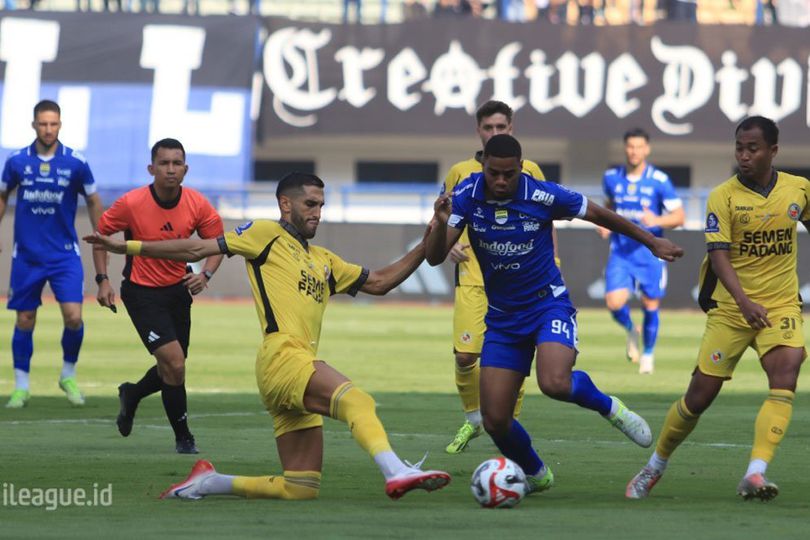 Top Skor Persib dan Eks AS Roma Panaskan Mesin untuk Menghadapi Jagoan Liga Singapura di ACL 2 Top Skor Persib dan Eks AS Roma Panaskan Mesin untuk Menghadapi Jagoan Liga Singapura di ACL 2