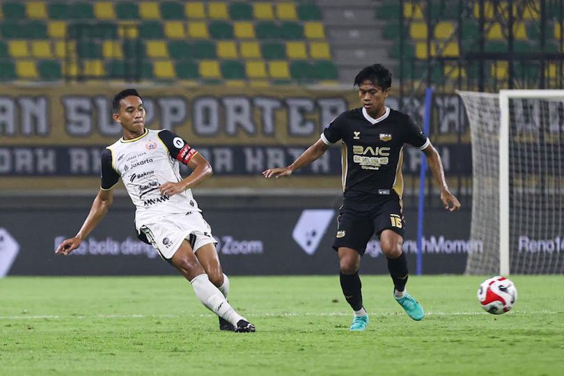 BRI Super League: Alasan Rizky Ridho Jadi Satu-satunya Pemain dengan Pita Hitam di Laga Dewa United vs Persija BRI Super League: Alasan Rizky Ridho Jadi Satu-satunya Pemain dengan Pita Hitam di Laga Dewa United vs Persija