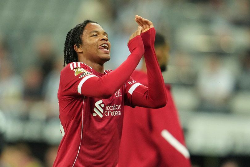 Sengketa Panas Liga Inggris: Chelsea Seret Liverpool ke Meja Hukum Soal Rio Ngumoha