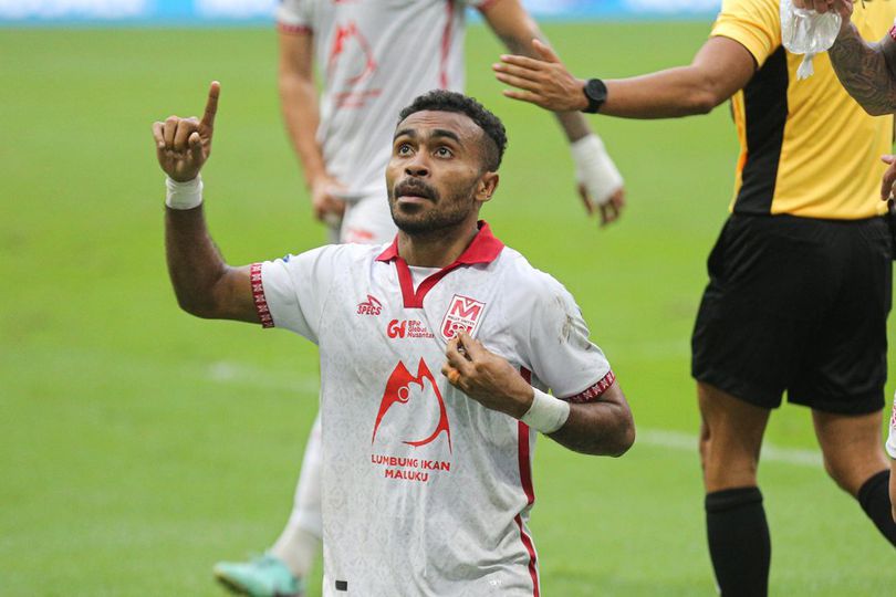 Pelatih Malut United Takjub dengan Gol Spektakuler Yance Sayuri ke Gawang Persija di BRI Super League Pelatih Malut United Takjub dengan Gol Spektakuler Yance Sayuri ke Gawang Persija di BRI Super League