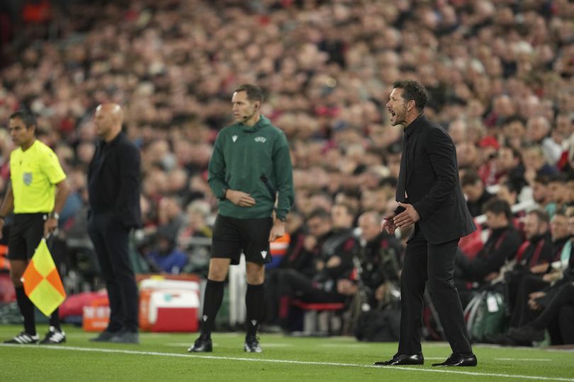 Sudah Jatuh Tertimpa Tangga: Simeone Dikartu Merah Kala Atletico Dibungkam Liverpool di Liga Champions