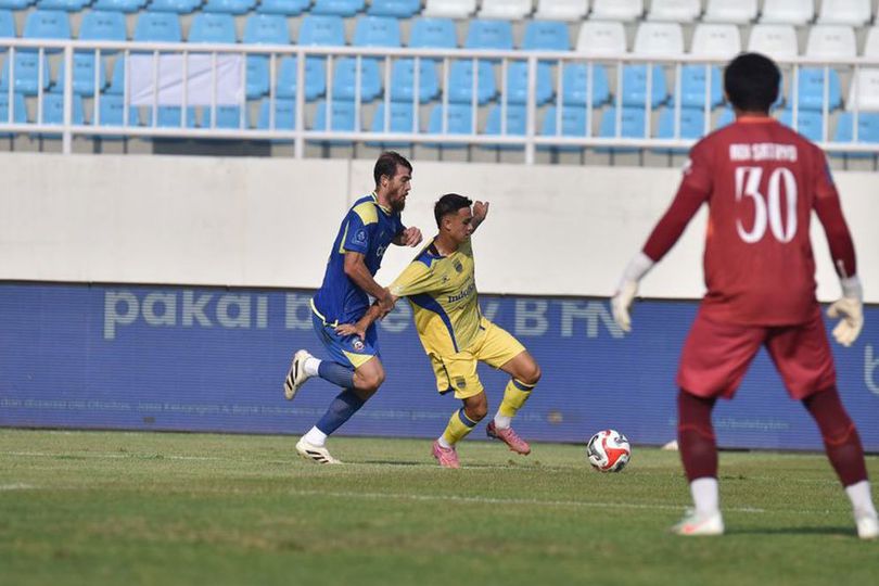 2 Laga, 2 Peran Berbeda: Eliano Reijnders, Pemain Serba Bisa Persib Bandung!