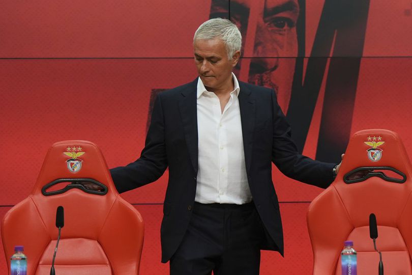 Jose Mourinho dan Cerita Api yang Tak Pernah Padam