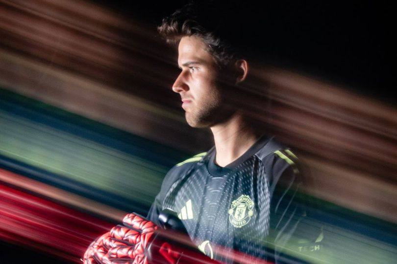 Resmi Gabung MU, Senne Lammens Pilih Nomor Punggung Spesialis Kiper Cadangan? Resmi Gabung MU, Senne Lammens Pilih Nomor Punggung Spesialis Kiper Cadangan?