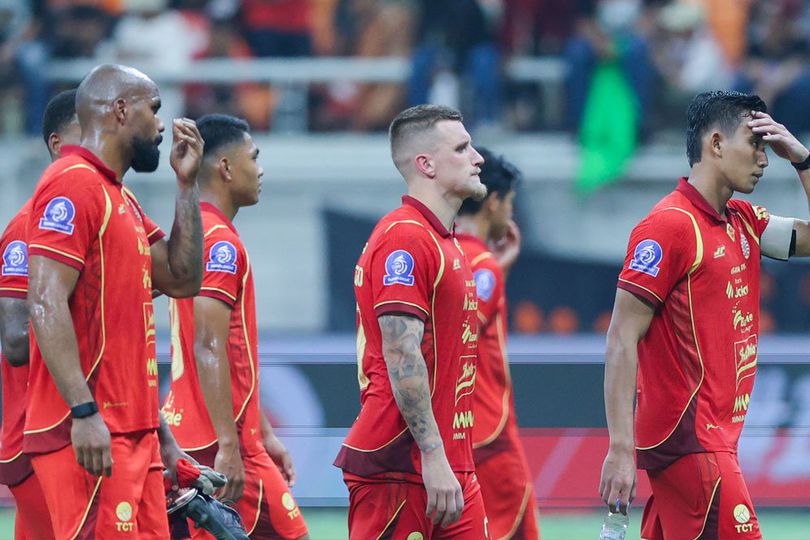 Persija Susah Main 1-2 Sentuhan, Rizky Ridho Minta Lapangan JIS Diperbaiki Usai Konser Boyband K-Pop Persija Susah Main 1-2 Sentuhan, Rizky Ridho Minta Lapangan JIS Diperbaiki Usai Konser Boyband K-Pop