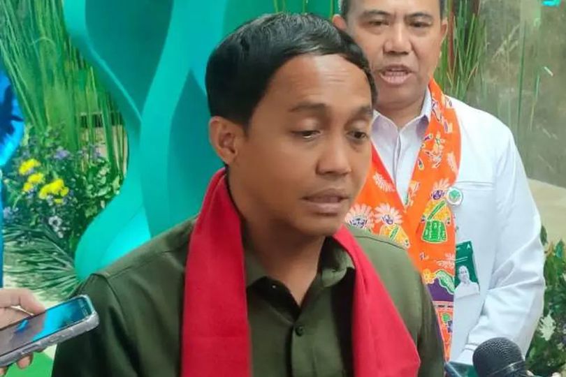 Klarifikasi Menteri Perhutanan Usai Foto Main Domino Bareng Tersangka Pembalakan Liar Viral Klarifikasi Menteri Perhutanan Usai Foto Main Domino Bareng Tersangka Pembalakan Liar Viral