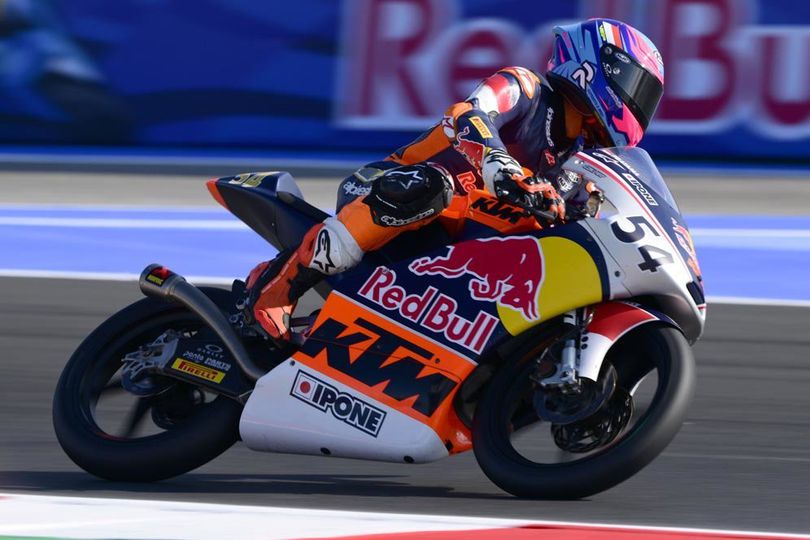 Hasil Race 1 Red Bull Rookies Cup San Marino 2025: Veda Ega Pratama Kecelakaan, Brian Uriarte Jadi Juara