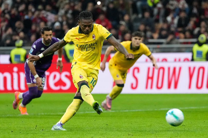 Comeback Sempurna! 2 Gol Rafael Leao Bawa AC Milan Kudeta Puncak Klasemen Serie A Comeback Sempurna! 2 Gol Rafael Leao Bawa AC Milan Kudeta Puncak Klasemen Serie A