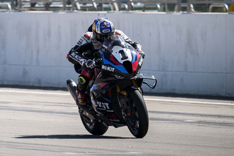 Hasil Race 1 WorldSBK Estoril 2025: Toprak Razgatlioglu Menang Dominan, Sikat Duet Ducati Hasil Race 1 WorldSBK Estoril 2025: Toprak Razgatlioglu Menang Dominan, Sikat Duet Ducati
