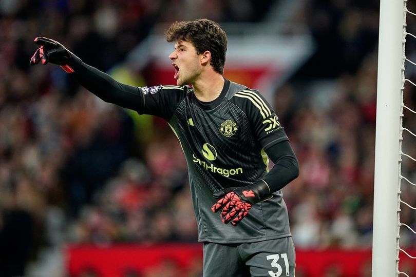 Fenomena Senne Lammens: Man United Akhirnya Menemukan Stabilitas di Bawah Mistar Gawang Fenomena Senne Lammens: Man United Akhirnya Menemukan Stabilitas di Bawah Mistar Gawang