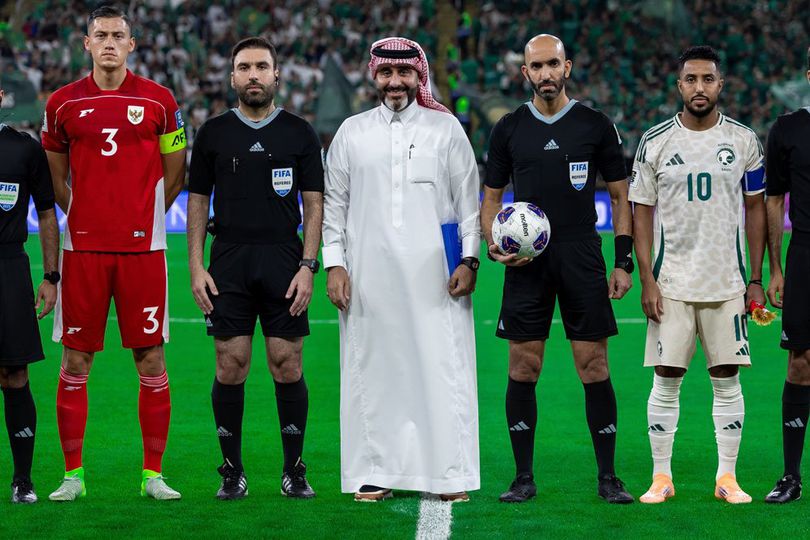 Di Luar Dugaan! Dianggap Kontroversial, Wasit Laga Timnas Indonesia vs Arab Saudi Justru Dapat Penghargaan dari Negaranya Di Luar Dugaan! Dianggap Kontroversial, Wasit Laga Timnas Indonesia vs Arab Saudi Justru Dapat Penghargaan dari Negaranya