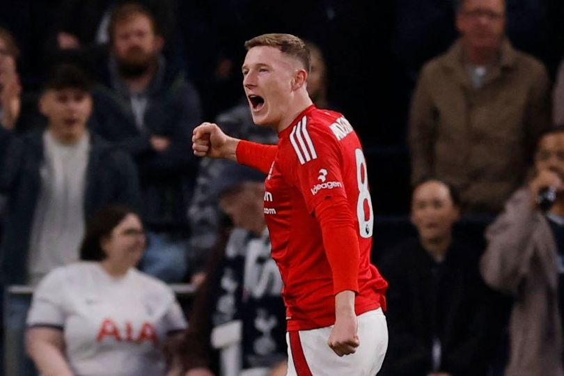 Mau Elliot Anderson, MU Harus Sabar Menunggu