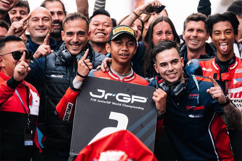 Unggul Tipis! Video Aksi Menegangkan Kiandra Ramadhipa Saat Menangi European Talent Cup Catalunya 2025