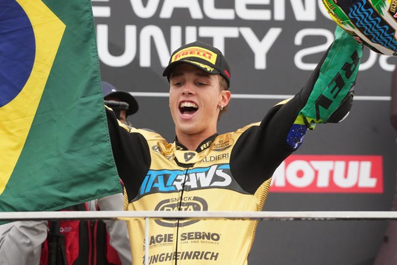 Emosional Saat Dapat Ucapan Selamat dari Marc Marquez, Diogo Moreira Merasa Dibantu Juarai Moto2 2025 Emosional Saat Dapat Ucapan Selamat dari Marc Marquez, Diogo Moreira Merasa Dibantu Juarai Moto2 2025