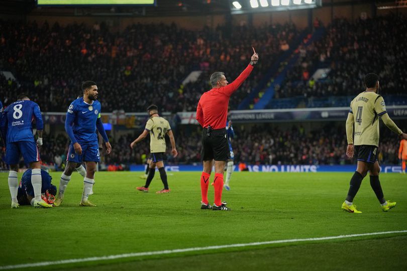Hansi Flick Akui Kartu Merah Ronald Araujo Jadi Biang Kerok Kekalahan Barcelona dari Chelsea