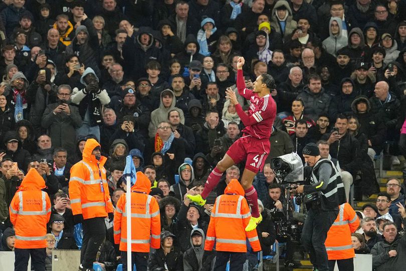 Simpati Legenda Man United Pada Liverpool Usai Gol Van Dijk ke Gawang City Dianulir: Itu Seharusnya Sah!
