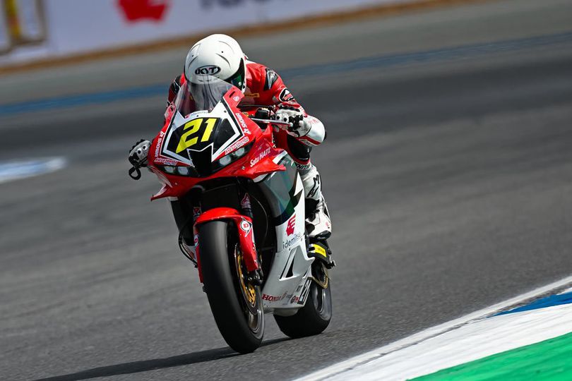 Hasil Race 2 ARRC SS600 Thailand 2025: Adenanta Putra Jatuh, Thanat Laoongplio Menang, Kasma Daniel Juara Hasil Race 2 ARRC SS600 Thailand 2025: Adenanta Putra Jatuh, Thanat Laoongplio Menang, Kasma Daniel Juara