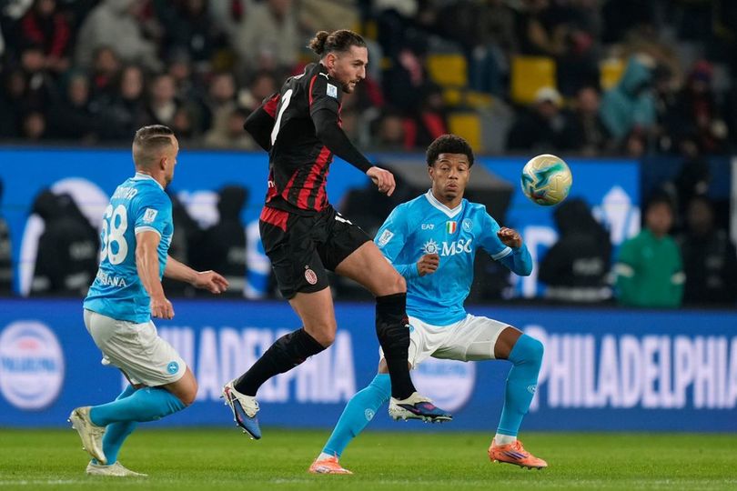 Rabiot Bongkar Penyebab Milan Tumbang dari Napoli: Bukan Leao, Bukan Gimenez Rabiot Bongkar Penyebab Milan Tumbang dari Napoli: Bukan Leao, Bukan Gimenez