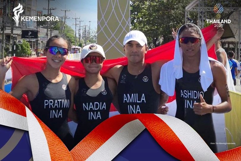 Mantap! Tim Triathlon Indonesia Sapu Bersih 3 Medali Emas Nomor Aquathlon Team Relay SEA Games 2025