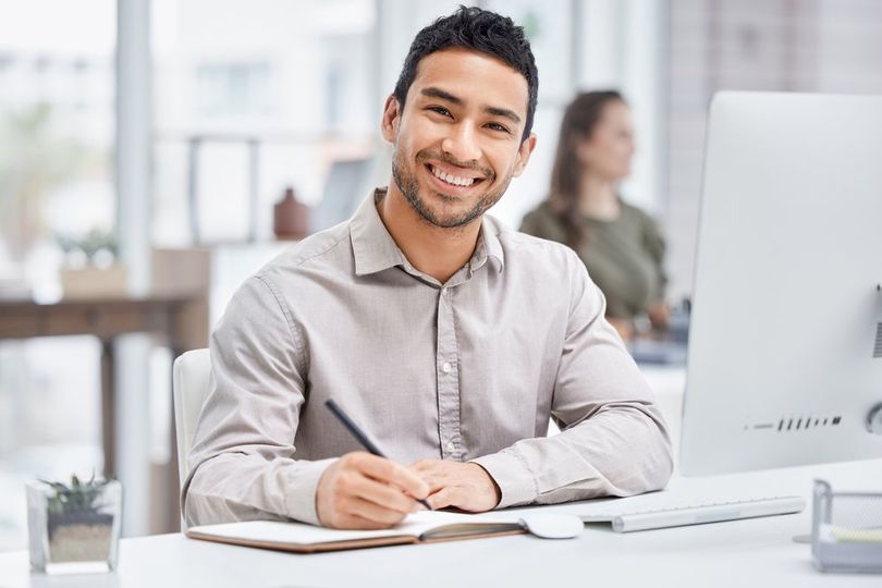 Satu Parfum, Banyak Mood: Tips Layering Wangi Biar Akhir Tahun Terasa Lebih Personal Satu Parfum, Banyak Mood: Tips Layering Wangi Biar Akhir Tahun Terasa Lebih Personal