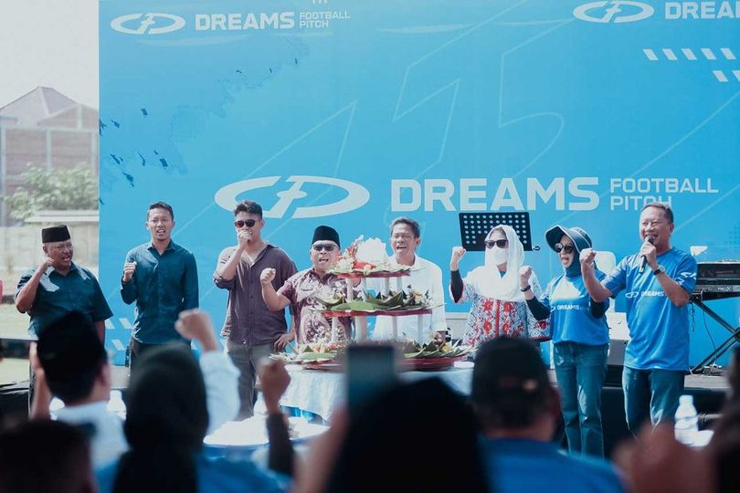 Dreams Football Pitch, Terwujudnya Mimpi Dendi Santoso dan Dalmiansyah Matutu Punya Lapangan Sepak Bola