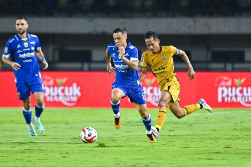 Eliano Reijnders Tunjukkan Peran Vital sebagai Pemain Serba Bisa Persib
