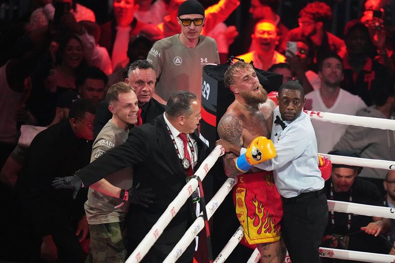 Sudah Jatuh Tertimpa Tangga! Jake Paul KO, Rahang Patah, dan Kehilangan Rp570 Miliar Sudah Jatuh Tertimpa Tangga! Jake Paul KO, Rahang Patah, dan Kehilangan Rp570 Miliar