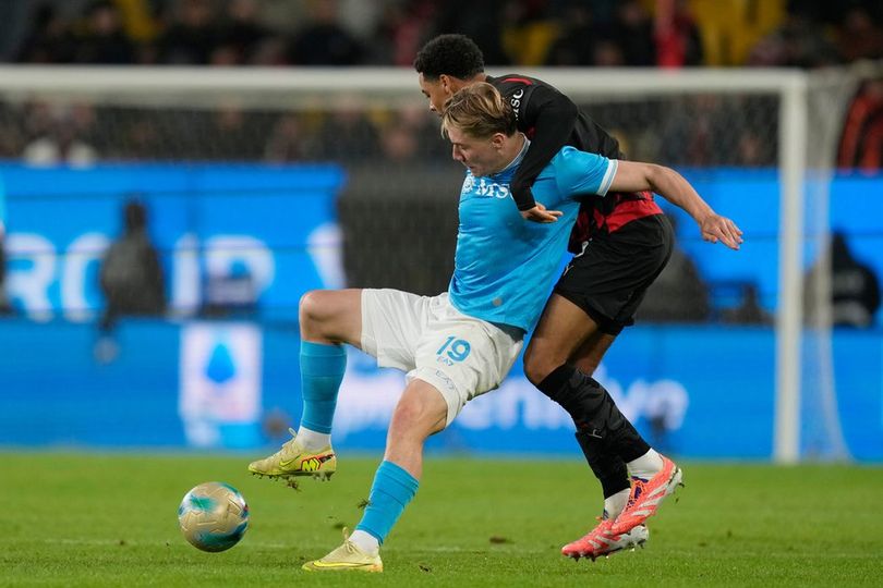 Rapor Pemain AC Milan vs Napoli: Koni De Winter Kedodoran Lawan Hojlund, Lini Serang Buntu Rapor Pemain AC Milan vs Napoli: Koni De Winter Kedodoran Lawan Hojlund, Lini Serang Buntu