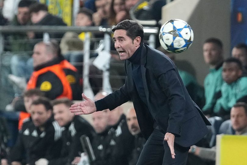 Marcelino Ngamuk! Villarreal Dicurangi Wasit, Sebut Laga Lawan Barcelona Dirusak Kartu Merah?