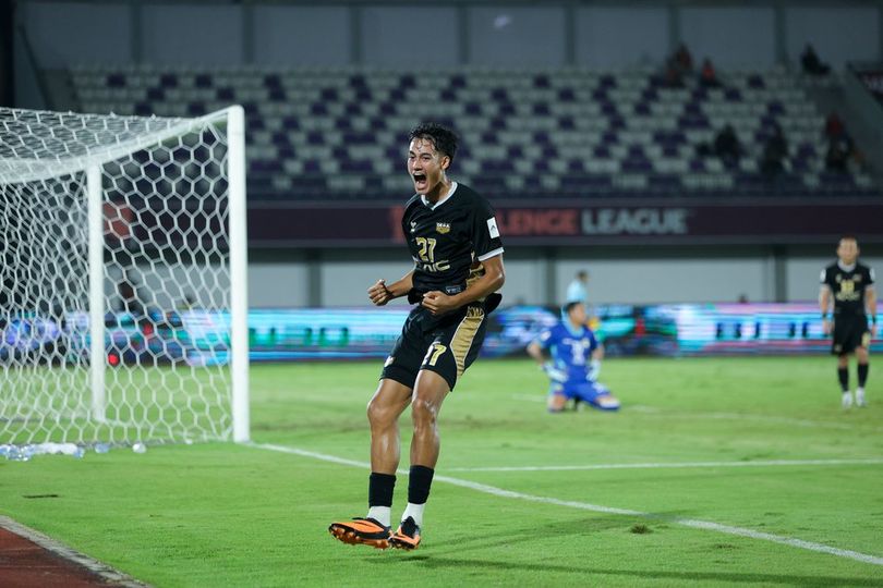 Emosi Rafael Struick Meledak: Kartu Merah Usai Aksi Tak Sportif Tendang Bola ke Arah Ilija Spasojevic