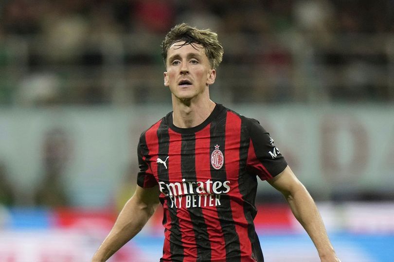 Alexis Saelemaekers: Bikin Assist Mahal untuk Fullkrug, Keluar Lapangan Pincang