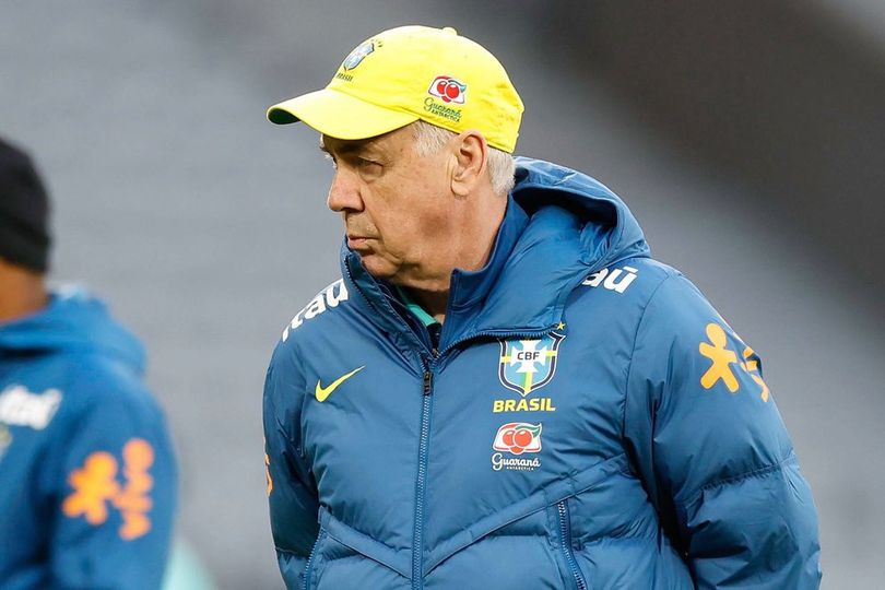 Kisah Unik Carlo Ancelotti saat Brasil Tegang di Ruang Ganti: Tinggal Merokok, Lalu Menang