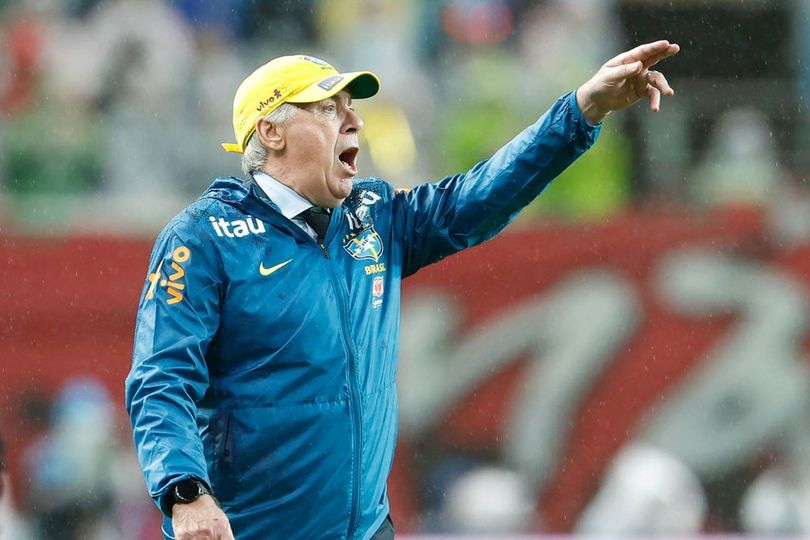 Carlo Ancelotti Berencana Perpanjang Kontraknya di Timnas Brasil, Bye-bye Manchester United