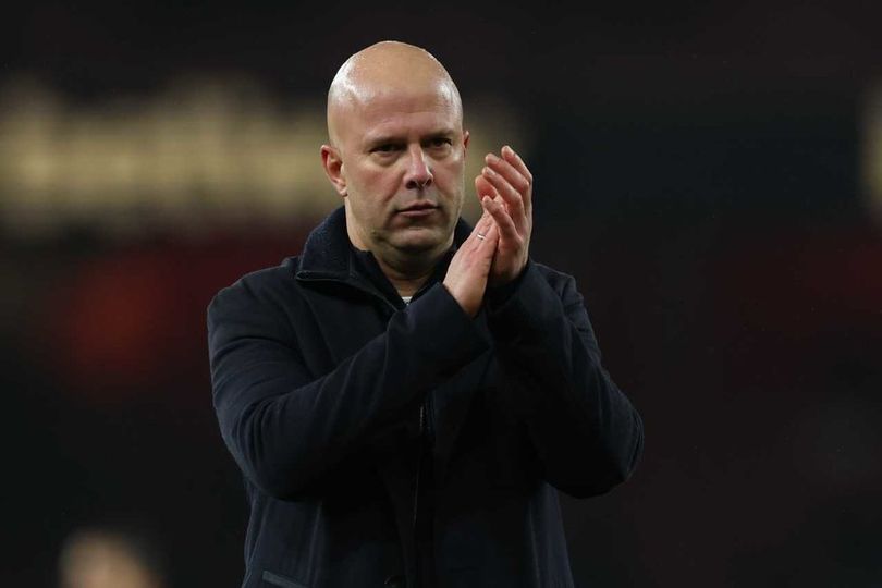 Liverpool Tetapkan Target Minimal untuk Arne Slot Musim Ini