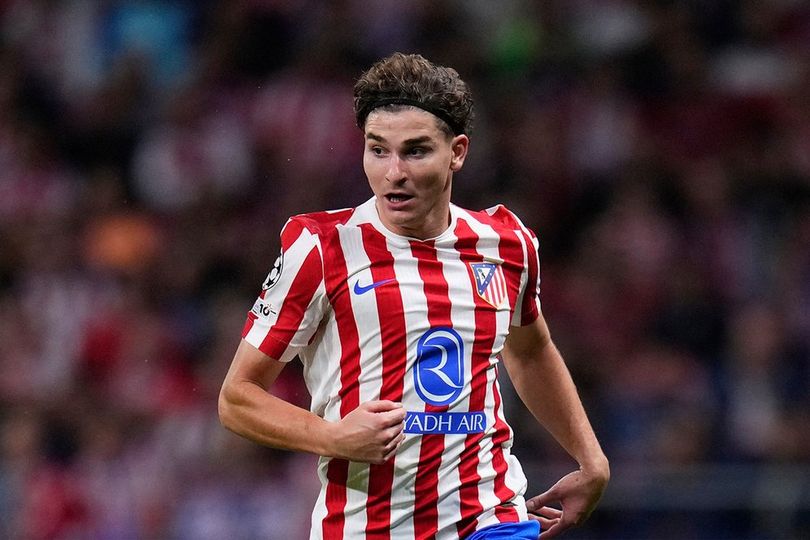 Mimpi Siang Bolong Barcelona: Ingin Julian Alvarez tapi Dompet Kosong