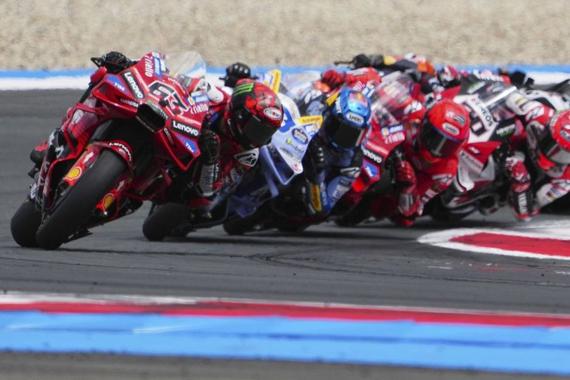FIM Kini Resmi Larang Rider MotoGP dan WorldSBK Nyalahkan Mesin di Area Run-off Setelah Kecelakaan