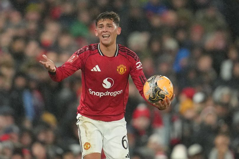 MU Tersingkir dari Piala FA dan Diwarnai Kartu Merah, Darren Fletcher Ngamuk Kejar Wasit