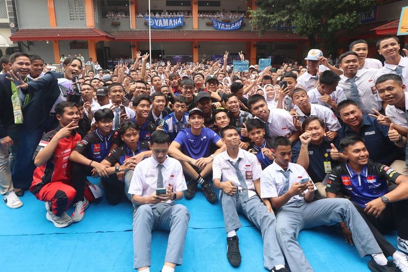 Toprak Razgatlioglu Kunjungi SMK di Jakarta Bareng Yamaha Jelang Debut di MotoGP 2026