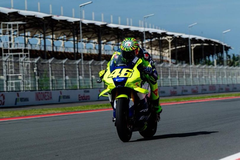 Valentino Rossi Senang Latihan Bareng VR46 Academy di Mandalika, Sebut Dukungan Penting dari Pertamina Valentino Rossi Senang Latihan Bareng VR46 Academy di Mandalika, Sebut Dukungan Penting dari Pertamina