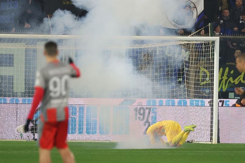 Kabar Oknum Pelempar Flare ke Arah Emil Audero: 3 Jarinya Putus Karena Ledakan Kabar Oknum Pelempar Flare ke Arah Emil Audero: 3 Jarinya Putus Karena Ledakan