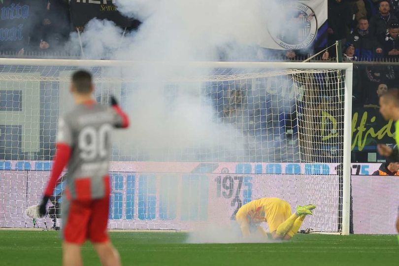 Emil Audero Kena Lemparan Flare di Laga Cremonese vs Inter Milan: Luka Bakar di Kaki, Beppe Marotta Minta Maaf Emil Audero Kena Lemparan Flare di Laga Cremonese vs Inter Milan: Luka Bakar di Kaki, Beppe Marotta Minta Maaf