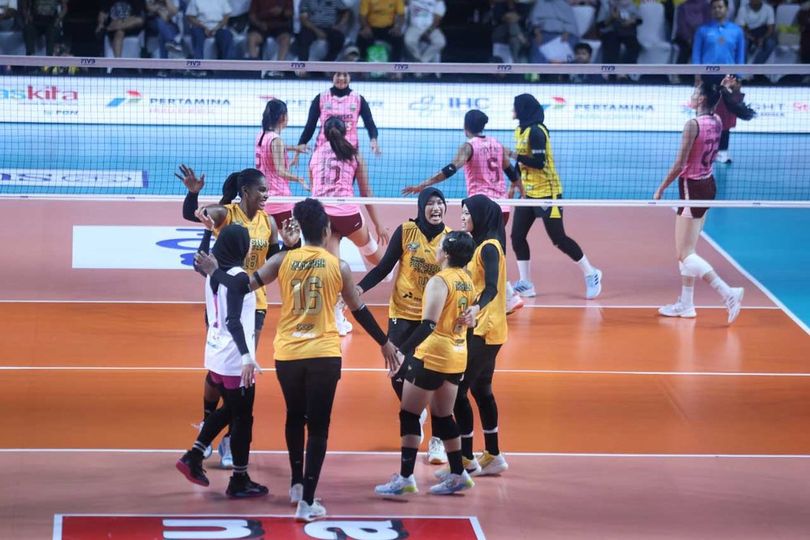 Malam Patah Rekor di Malang: Popsivo Polwan Akhiri Dominasi Tak Terkalahkan Gresik Phonska Plus