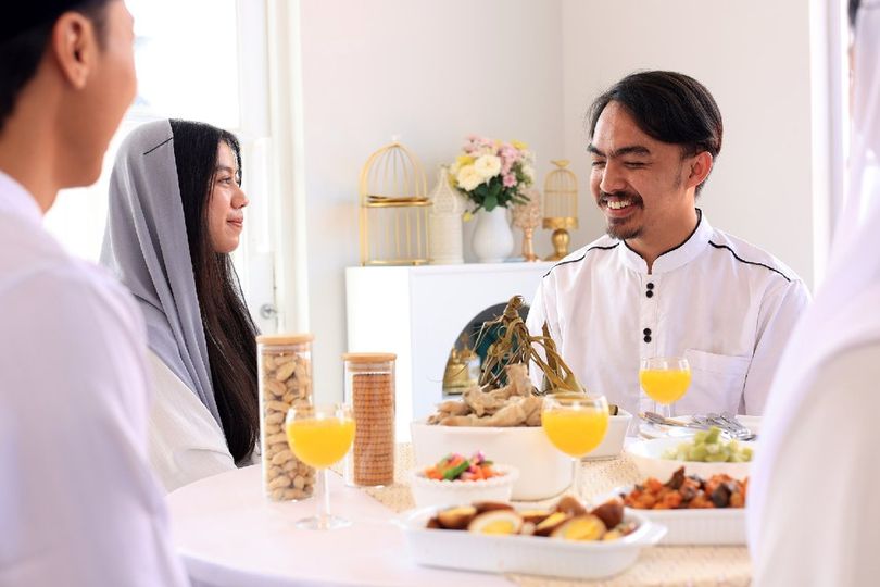 Wangi Sampai Tarawih? Ini Trik Parfum Biar Tetap Fresh Saat Bukber