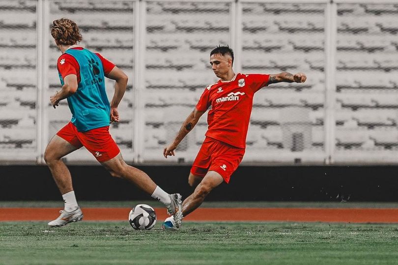 Heboh Eliano Reijnders Pamer Sosok 'Bule' Baru di Timnas Indonesia, Siapa Dia?