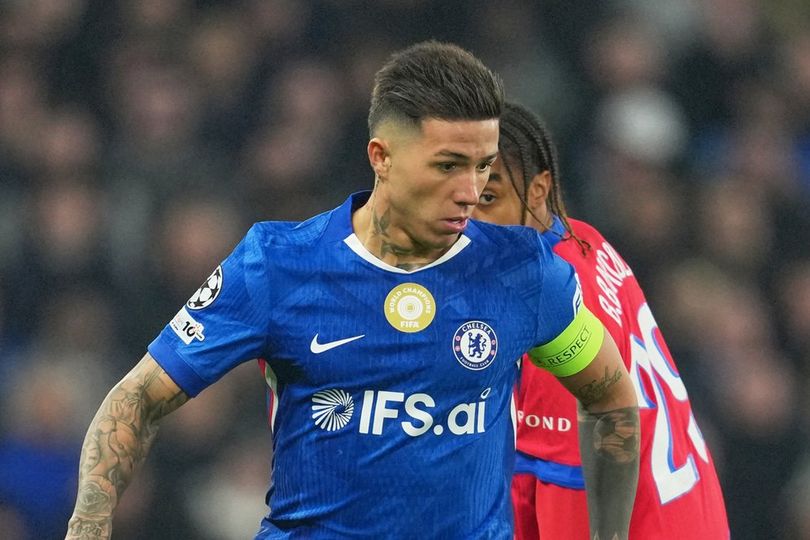 Enzo Fernandez Ragu Bertahan di Chelsea Musim Depan Usai Disingkirkan PSG