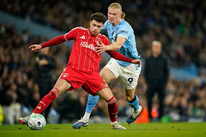 Manchester United Kepincut Mantan Bek Liverpool Ini?